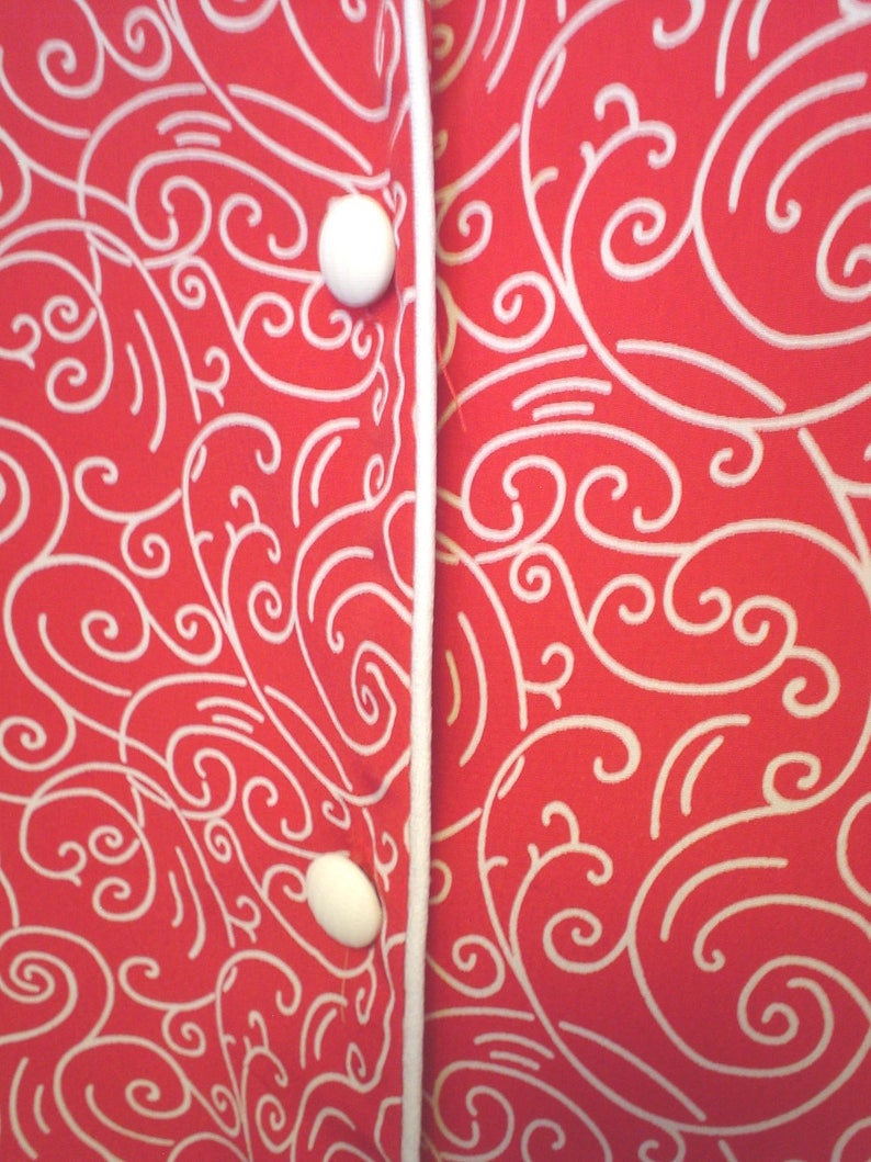 VTG Red White Swirl Scrollwork Short Sleeve White Piping Edge Nancy II Button Front Close Shirt Top Plus Size 20WP Business Casual Mix Match