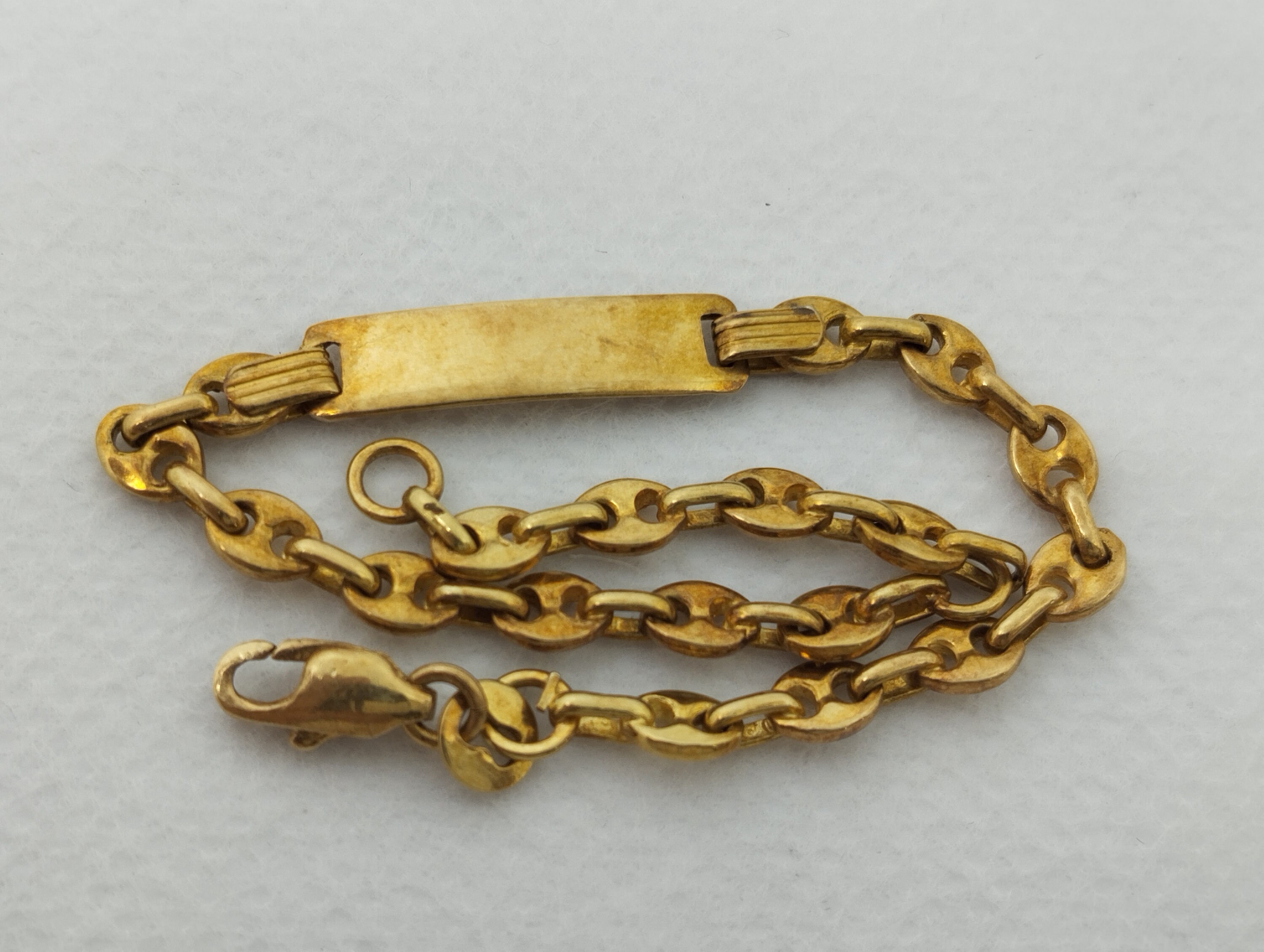 イタリア製 750刻印 18金ブレスレット 傷あり（ジュエリーの裏側にある  