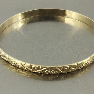 14k Yellow Gold Small Child&#39;s Bangle Bracelet Beautiful Vintage