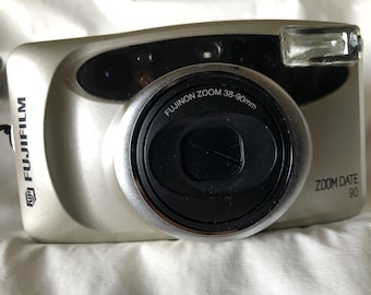 富士フイルム ZOOM 70 コンパクト 35mm フィルムカメラ/非常に良い状態
