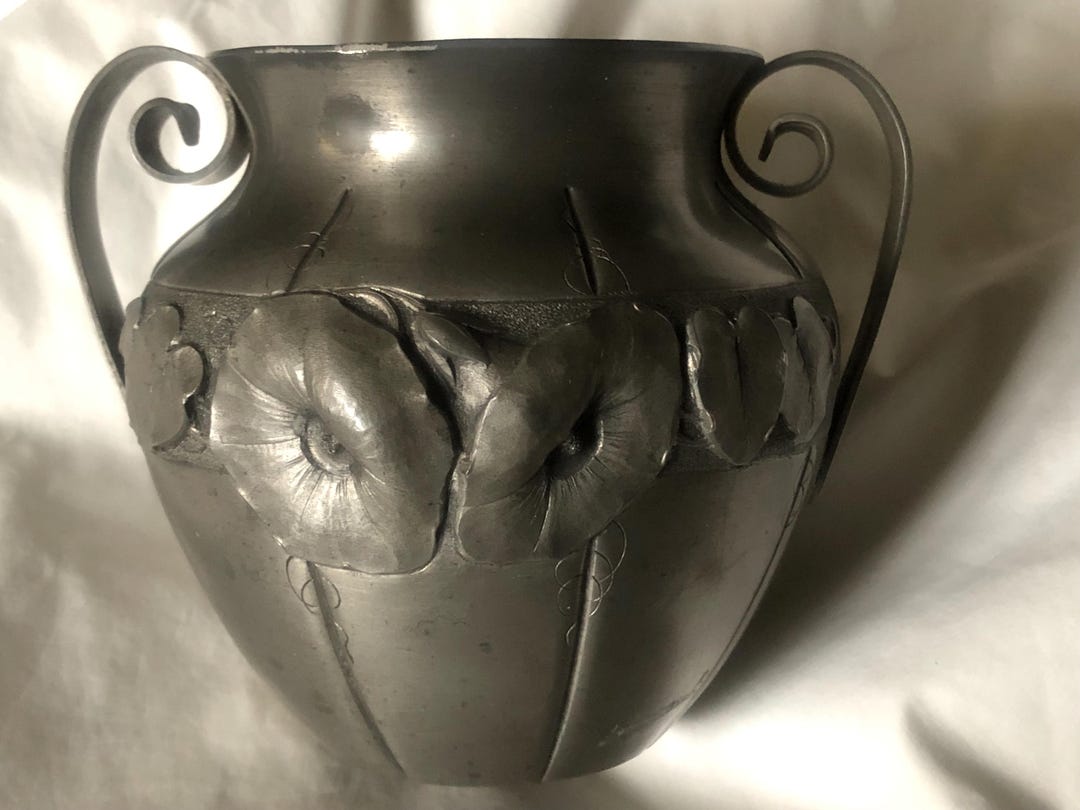 Saladier En étain Art Nouveau – Motif Fraise – Pot-pourri Bonbonnière – France