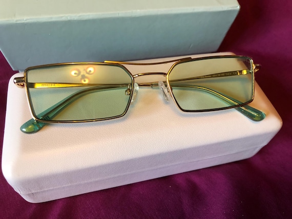 ANNIE MEH  Eyeware - Gold/Matcha Sunglasses in green The Annie View 2