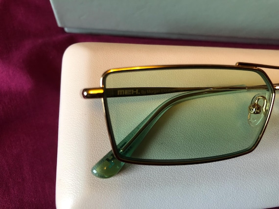 ANNIE MEH  Eyeware - Gold/Matcha Sunglasses in green The Annie View 4