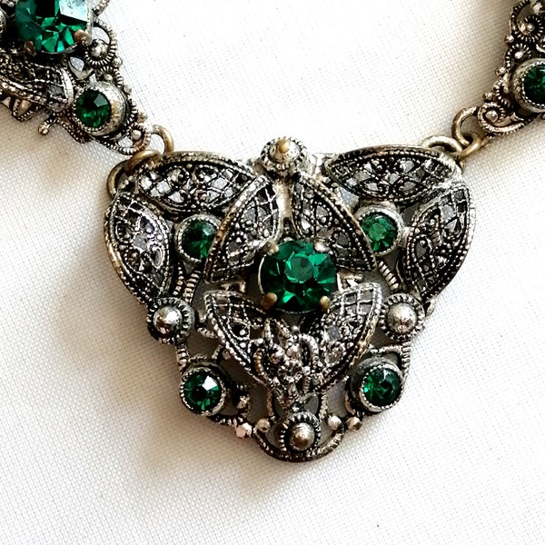 Vintage green glass filigree style necklace, Art Deco 1920s 1930s, 16 inches