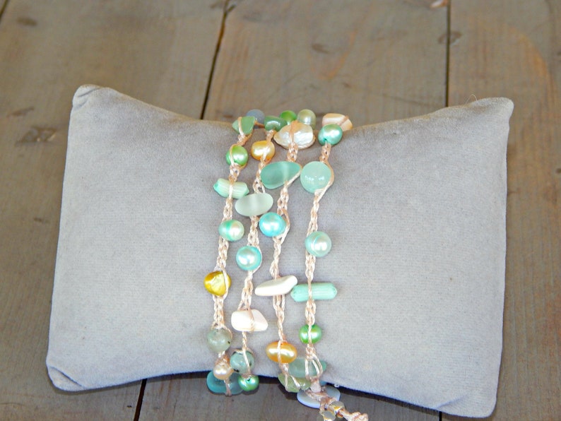Leandra Pearl Shell Stretch Bracelet in Seafoam main image 0