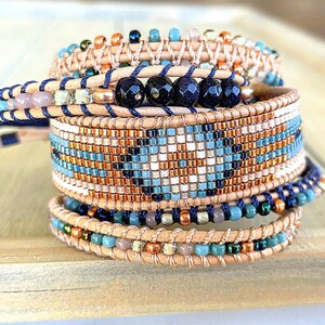 Tan, Blau und Rose Gold Western Diamant Loom und Makramee Armband Stapel-Set