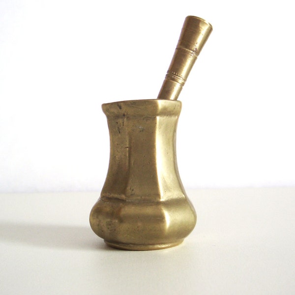 Antique small solid brass mortar and pestle - Apothecary vessel - Rustic home decor - Spice grinder - Rustic kitchen