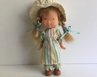 design a friend holly doll