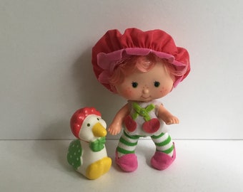 CHERRY CUDDLER w/ Gooseberry Vintage Strawberry Shortcake Doll