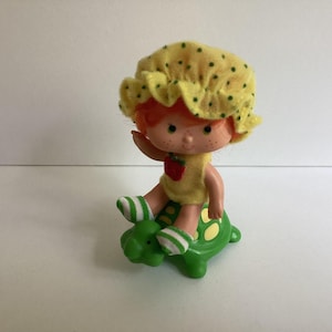 APPLE DUMPLIN&#39; with Teatime Turtle Vintage Strawberry Shortcake Doll