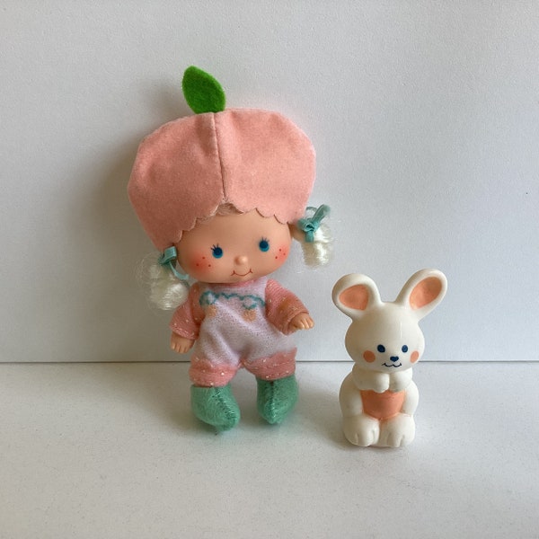 APRICOT w/Hopsalot Vintage Strawberry Shortcake Doll