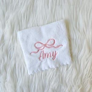 Scalloped Edge Microfiber Monogrammed Washcloth, Bow Washcloths