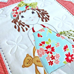 Mini quilt pattern 'A Pocketful of Posies' image 1