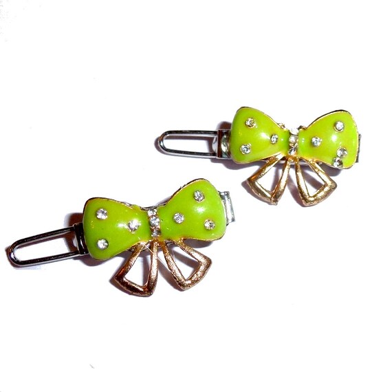 Dog Bows ~ Bowknot  2 x lime green Wee super tiny bow less than 1" pet hair barrette clip (fb411L)