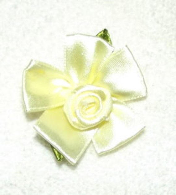 large 2" ribbon roses appliques daisy like flowers