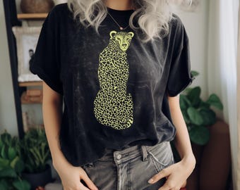 Acid Wash Cheetah Sweatshirt, Animal print sweatshirt, Boho Graphic Crewneck, Wildlife Shirt, Cheetah Gifts, Oversized Crewneck, Leopard