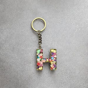 initial key fob, flower keychain charm, letter key holder, monogram key chains for women, alphabet keyring, made to order, personalized gift