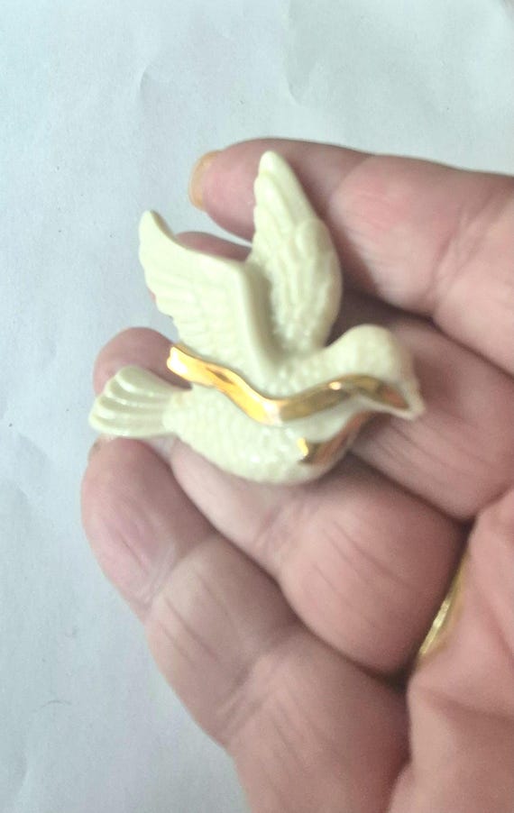 Vintage Lenox Angel Brooch / Pin / Lenox Jewelry / Lenox Items / Lenox Angel / Porcelain Brooch / Pin / Angel Brooch / Pin / Angel Jewelry