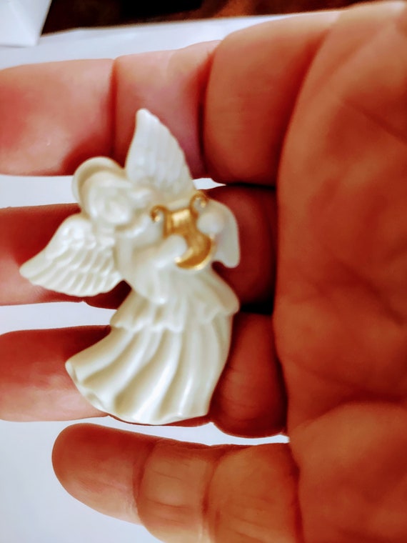 Vintage Lenox Angel Brooch / Pin / Lenox Jewelry … - image 1