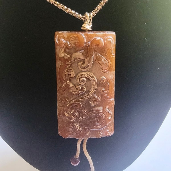 Jade Necklace / Jade Jewelry/ Asian Necklace Asian Items/ Brown Jade Jrwelry / Asian Decor/ Jade Items / Vintage Jade / Vintage Necklace