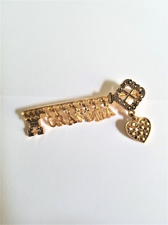 Grandma Brooch / Pin / Grandmother Brooch / Pin / 