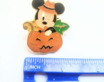 Disney Brooch /Pin/ Mickey Mouse Pin / Brooch / Disneyland Pin / Disney Items /  Collectible Disney  / Disney Japan Items / Tokyo Disney