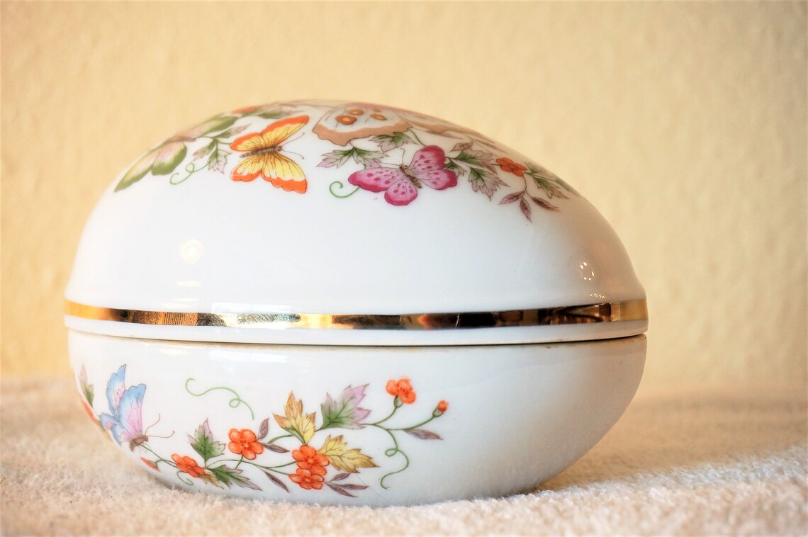 Porcelain Avon Egg. / Easter Egg / Collectible Eggs / Etsy