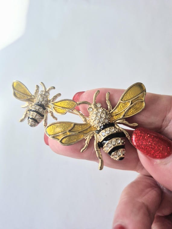 Bee Brooch / Pin / Designer Bee Brooch / Pin/ Napier Brooch/ Pin / Napier Jewelry / Bee Jewelry/ Rapier Bee Brooch / Pin / Bee Items / Bees