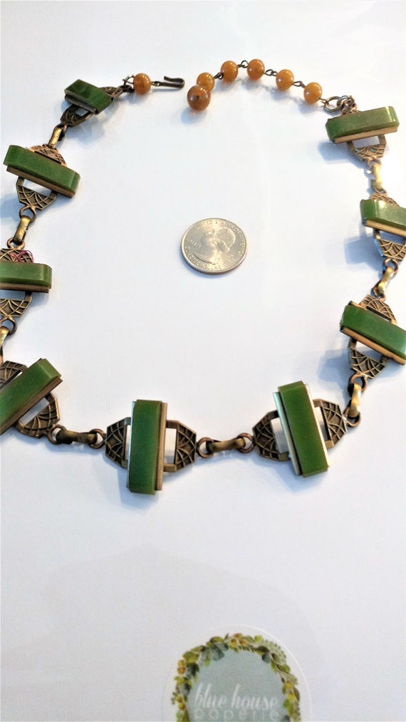 Green Bakelite Necklace / Art Deco Necklace / Bake
