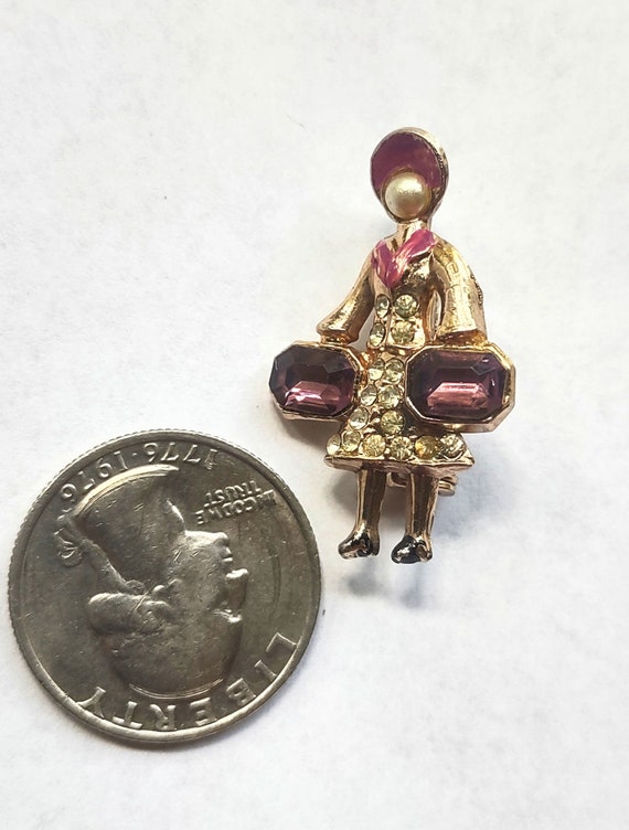 Vintage Figural Brooch / Pin / Lady Shopper Brooch