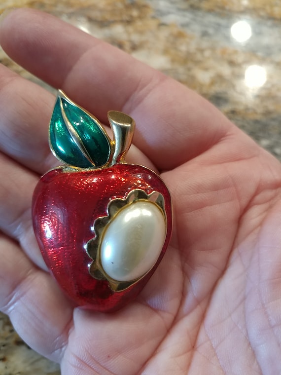 Red Apple  Brooch / Pin / Apple Jewelry / Apple Br