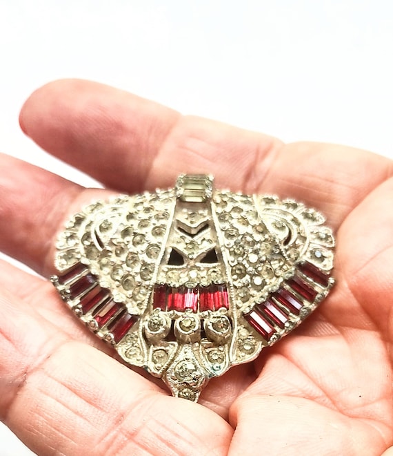 Antique Dress Clip / Art Deco Dress Clip / Triangular Dress Clip / Baguette Dress Clip / Red Dress Clip / antique Jewelry /Baguette Jewelry