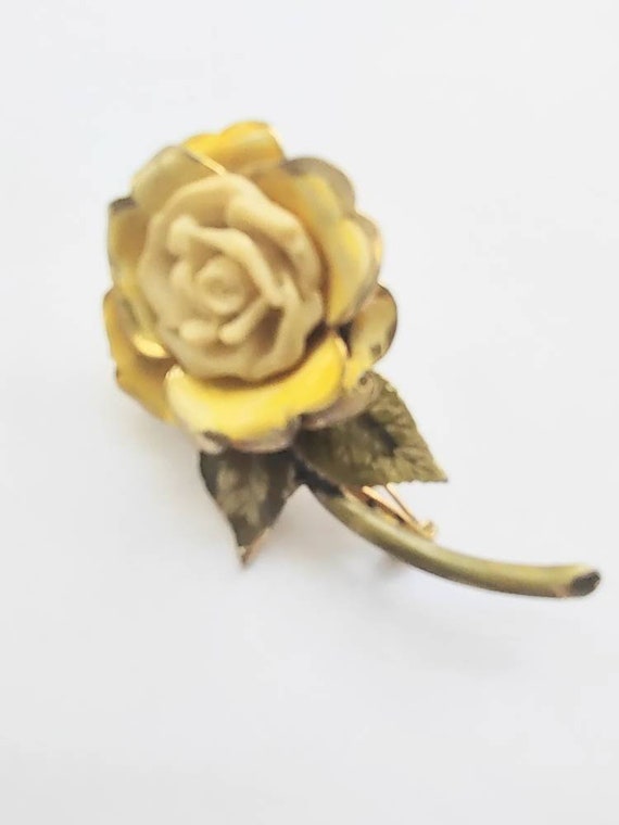Coro flower Brooch / Pin / Coro Rose Brooch / Pin 