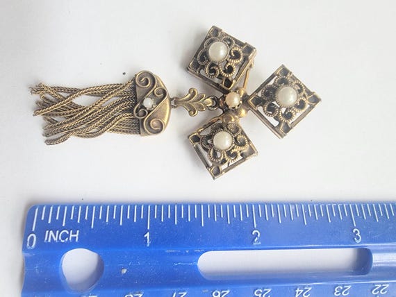Antique Brooch/ Pin / Dangle Brooch /Pin / Seed Pearl Brooch / Pin / Pearl Brooch / Pin / Antique Jewelry / Unique Brooch / Pin View 4