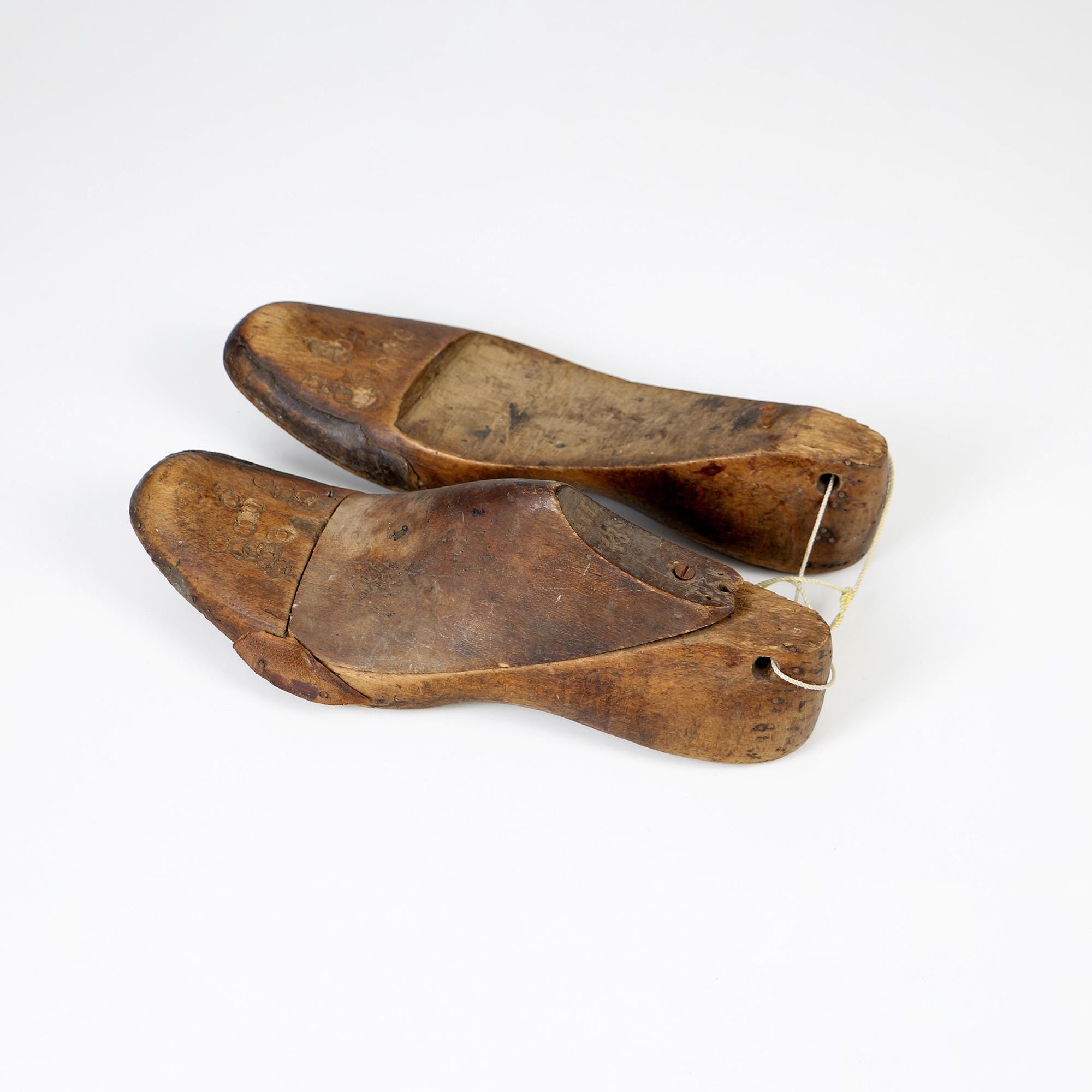 Hormas de madera antiguas para zapatos: Cobbler's Forms, talla 43 - Main Image