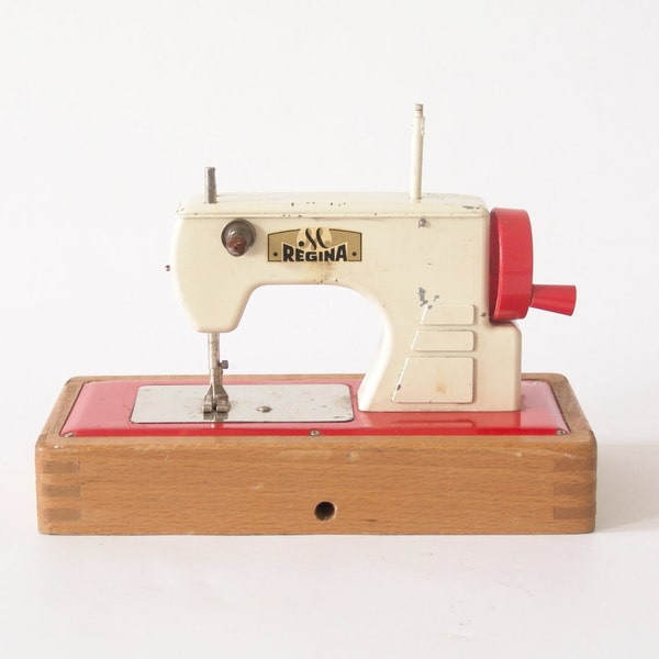 Vintage children's sewing machine REGINA Germany toy metal