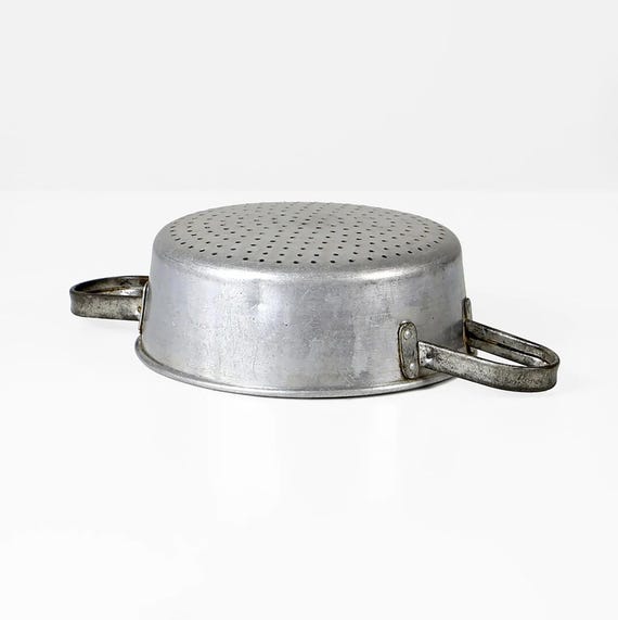 Vintage Metall Nudelsieb 70er – Küchen Sieb mit Henkeln Mid Century