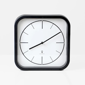 Vintage Minimalist Wall Clock: 1990s Boho Home Decor
