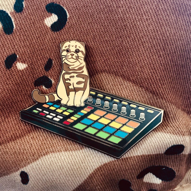 Kitty Lights Maschine Lapel Pin Pretty Lights image 1