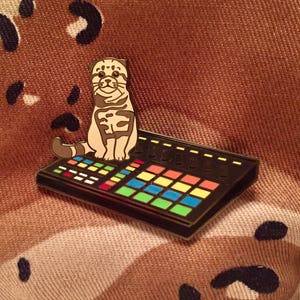 Kitty Lights Maschine Lapel Pin Pretty Lights image 2