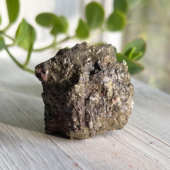 黄鉄鉱の塊、未加工の鉱物標本、黄金色の結晶岩、地質学ギフト - Etsy 日本