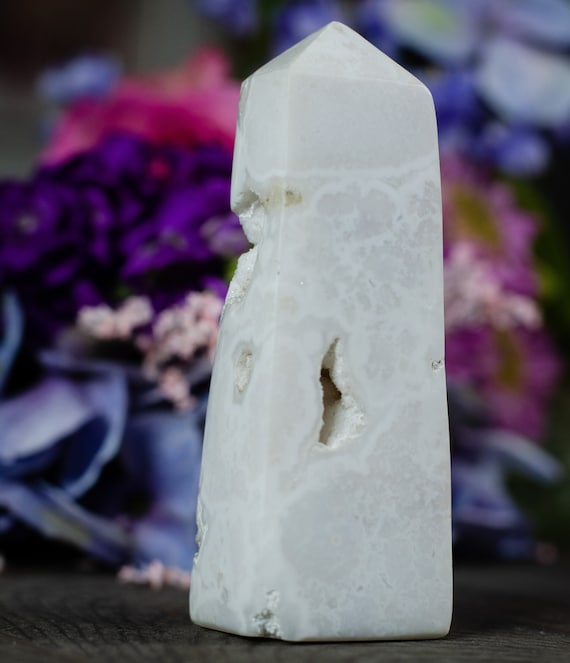 White druzy agate deals