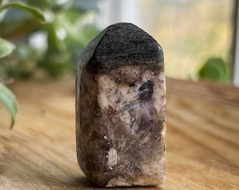 電気ユーフォラライトタワー：希少な紫色の鉱物結晶 - Etsy 日本