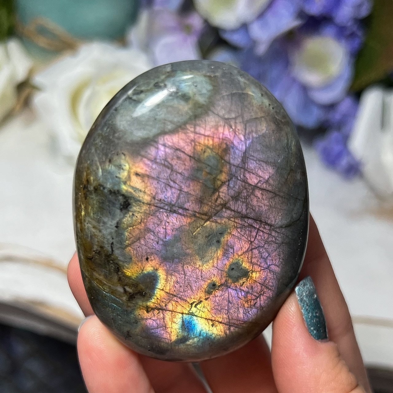 Vibrant Excellent Both-side Flashy Rainbow Labradorite Palm, with 1 Linen  Bag Free Gift, Premium Grade Highlight, Daily Healing Reiki Stone, Suitable  for Hold, Home Decor, Grid Alter Display