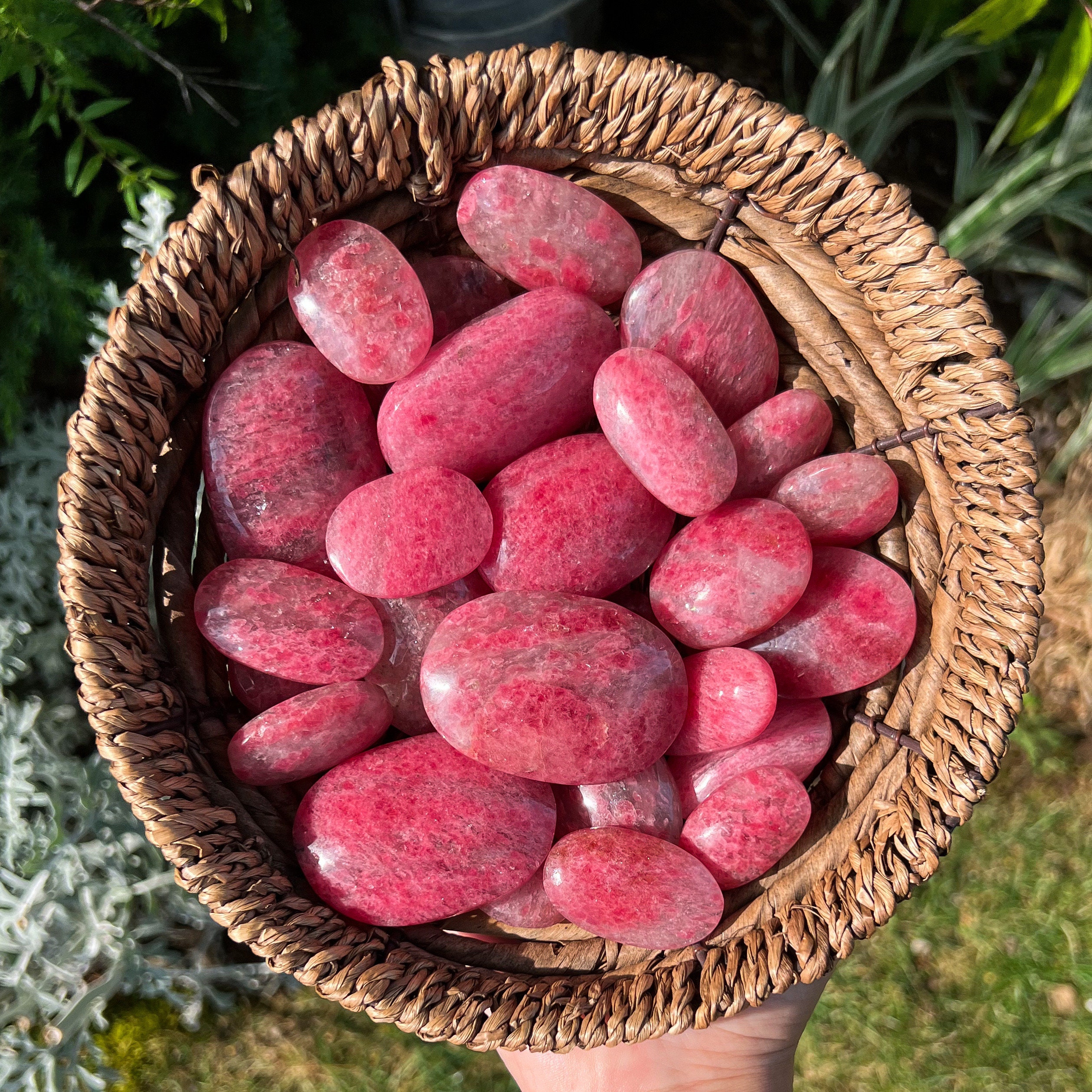 Deep Pink Rhodonite Quartz Palm Stone: Gemmy Heart Chakra Crystal