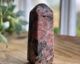 電気ユーフォラライトタワー：希少な紫色の鉱物結晶 - Etsy 日本