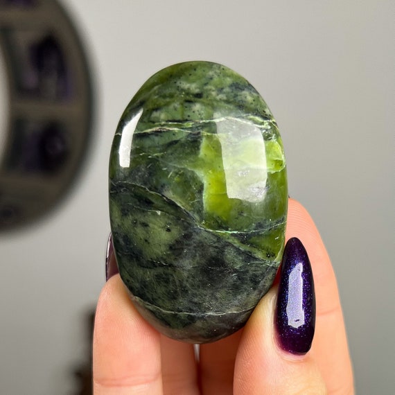 You Choose Green Serpentine Palm Stones