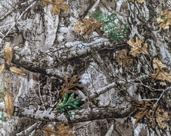 Real Tree Edge - Small Branches Leaves Camouflage Camo - high quality quilting Cotton from the bolt