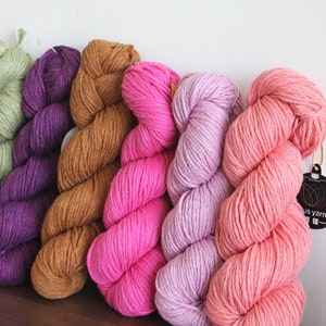 1 Skein Chunky Yarn, Super Soft Acrylic Bulky Thick Washable Yarn For Arm Knitting Diy Handmade Blankets Scarf Sweater Dark Red 100g 1 Skein Chunky Yarn, Super Soft Acrylic Bulky Thick Washable Yarn For Arm Knitting Diy Handmade Blankets Scarf Sweater Dark Red 100g