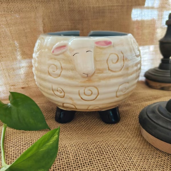 Sheep Ceramic Yarn Bowl Knitting Yarn Ball Holder Handmade Craft Knitting Bowl Storge Crocheting Accessories and Supplies